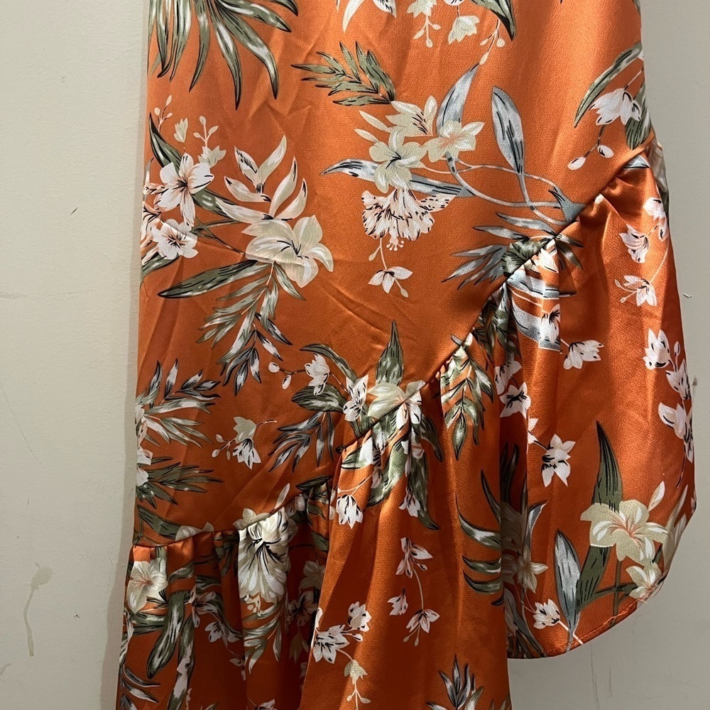 Pretty Little Thing Orange floral print dress size 2.  Polyester material! - Picture 2 of 16